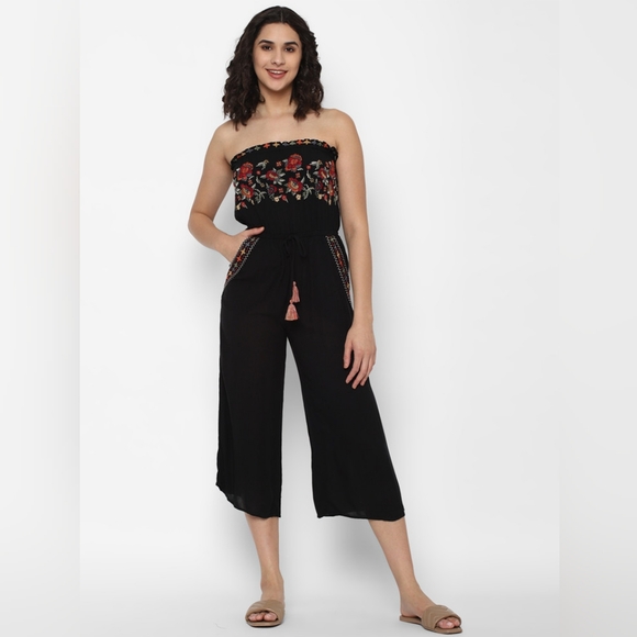 American Eagle Outfitters Pants - American Eagle Black Embroidered Strapless Cropped Jumpsuit Pockets M